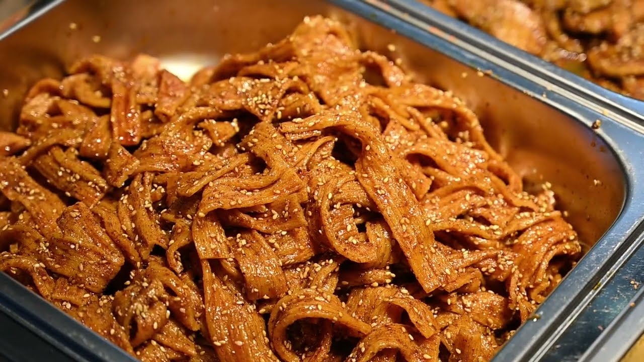 Spicy strips, a very popular snack in China#streetfood #chinesefood #delicious #cooking