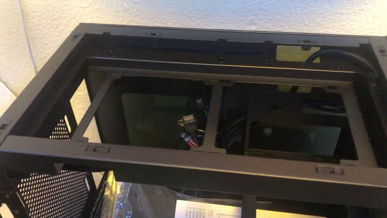 Razer Tomahawk Mini-ITX Gaming Chasis Review 2 (top and front panels)