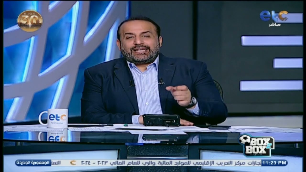 الأهلي يعطي 