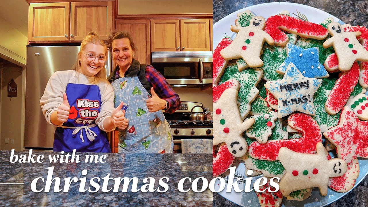 BAKE CHRISTMAS COOKIES WITH ME 🍪🎅🏼 vlogging like we're on facetime | vlogmas day 24 🎄