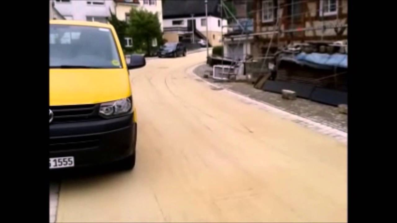 GELBE Straße in Eybach!!