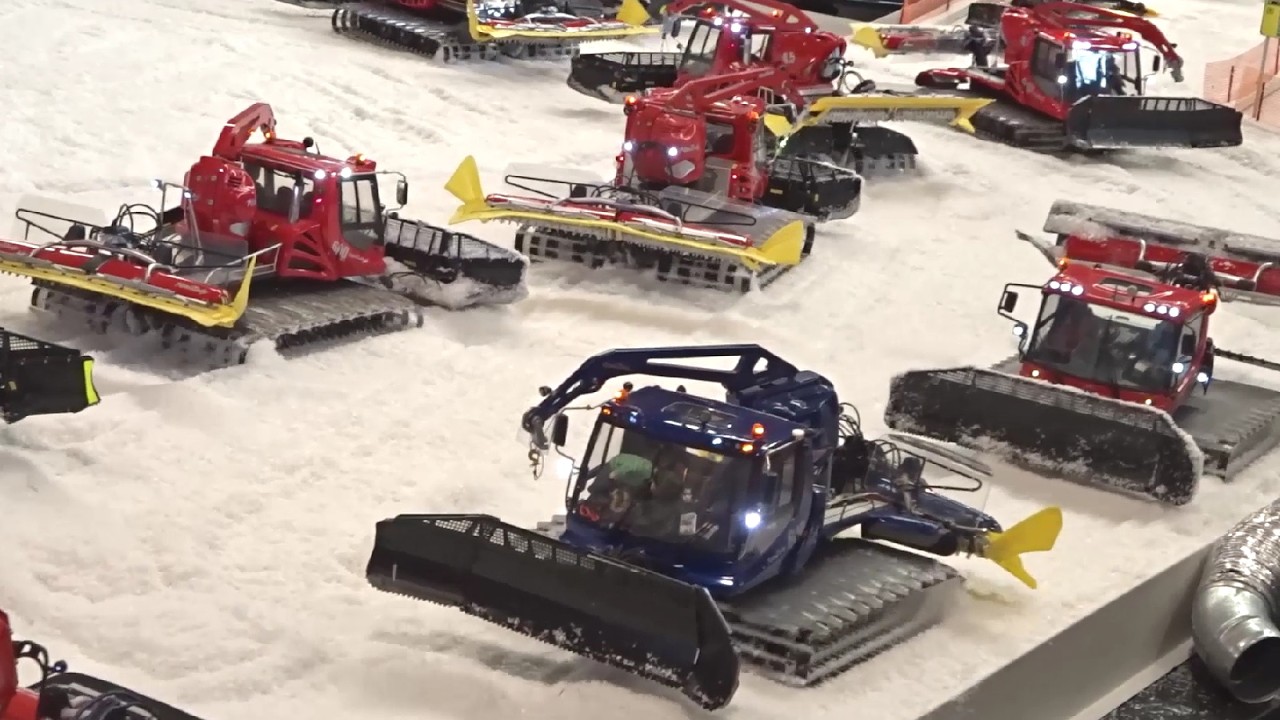 Großartige Pistenbullys in Motion! Faszination Modellbau Friedrichshafen 2025