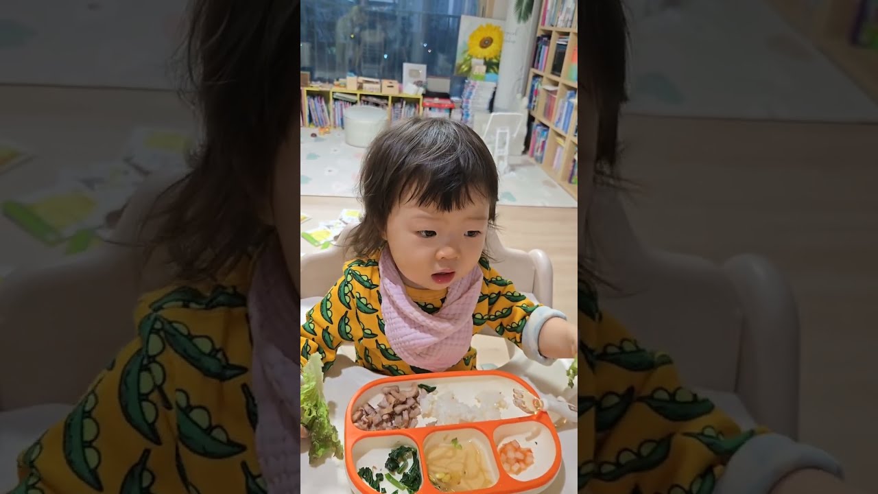 상추쌈먹는 아기, 누가 널 말리니?ㅋㅋ  #아기먹방 #아기브이로그