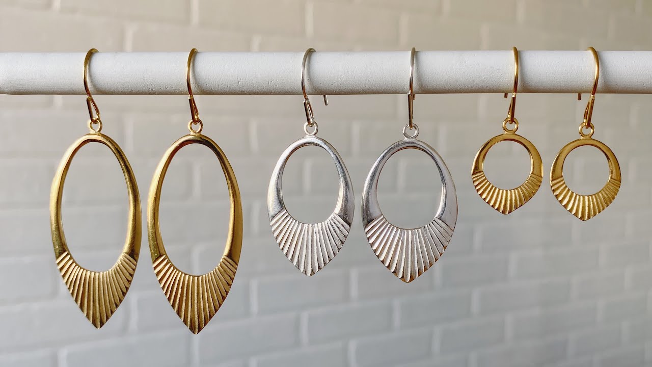 Trying on 3 Sizes of the Helios Drop Earrings