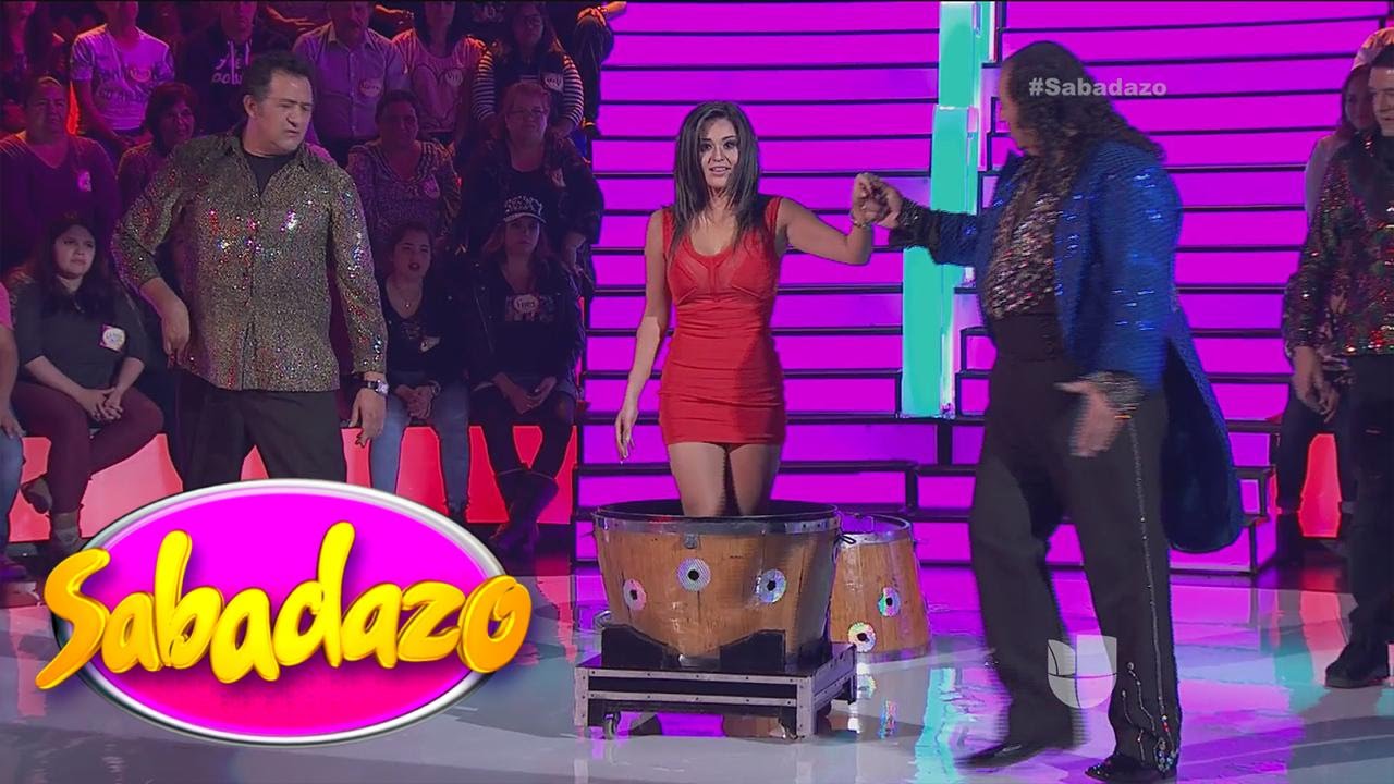Gomita se convirtió en una sexy escapista con un número especial