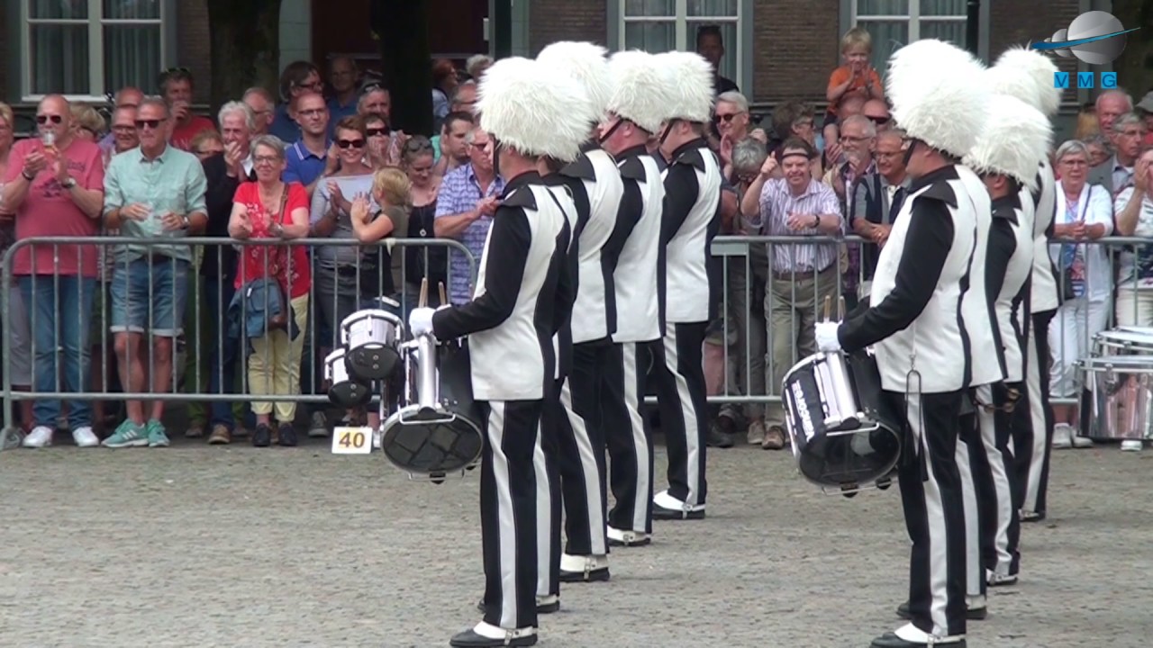 VMG Taptoe TV defilé en streetparade van Advendo Sneek  17van 19