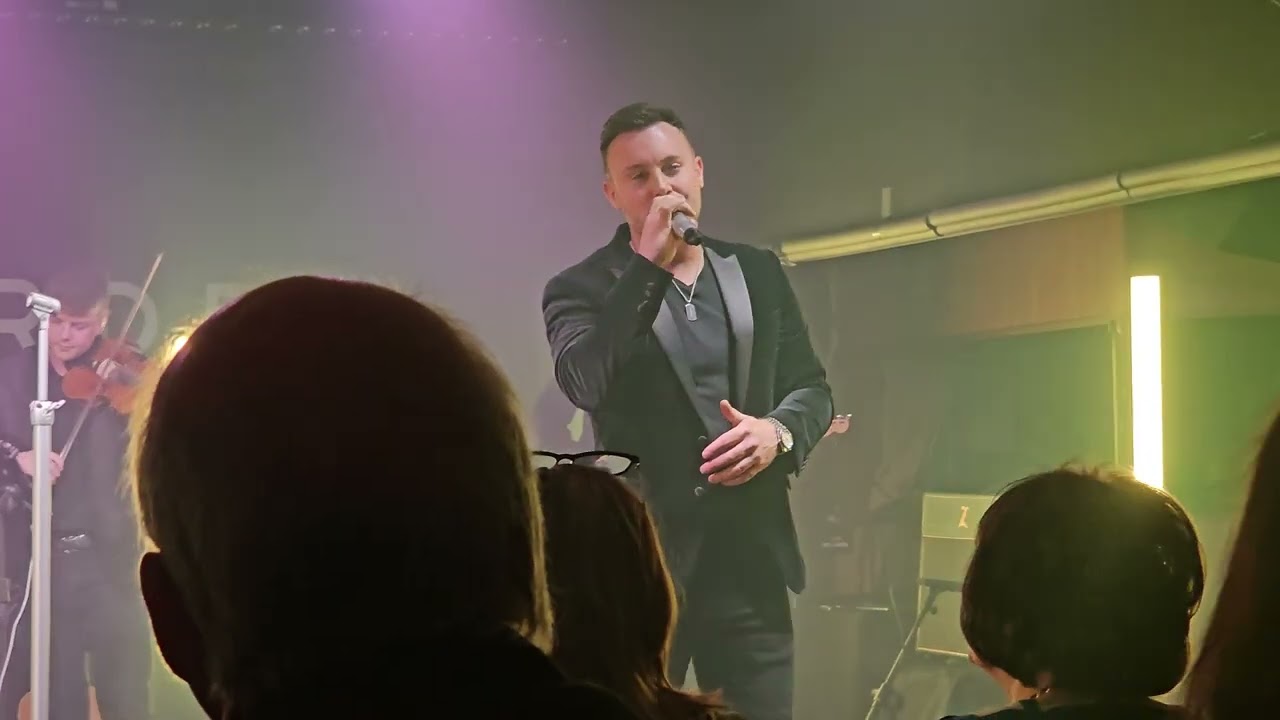 Nathan Carter - Leaving On A Jet Plane (Concorde Club, Eastleigh '25)i