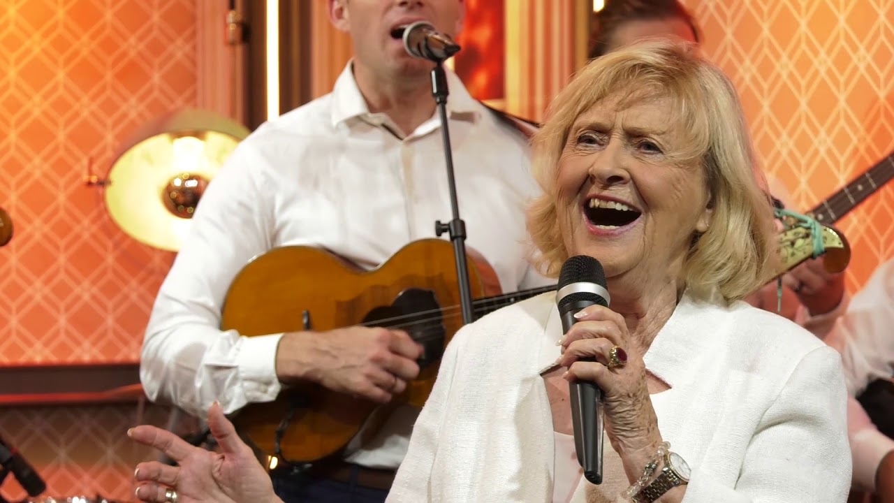 VERA SVOBODA - SINOĆ KAD JE PAO MRAK I DOĐI LOLO (DALIBOR PETKO SHOW CMC TV)