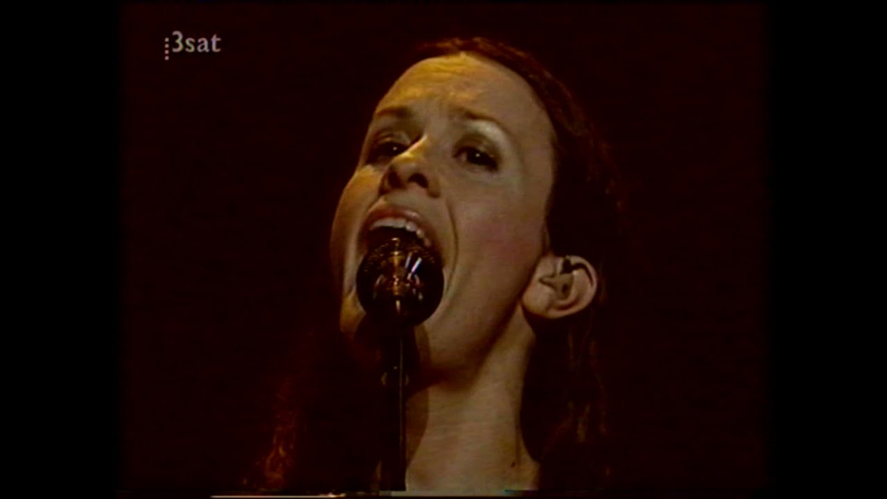 ALANIS MORISSETTE - Uninvited (Nobel Peace Concert 1998)