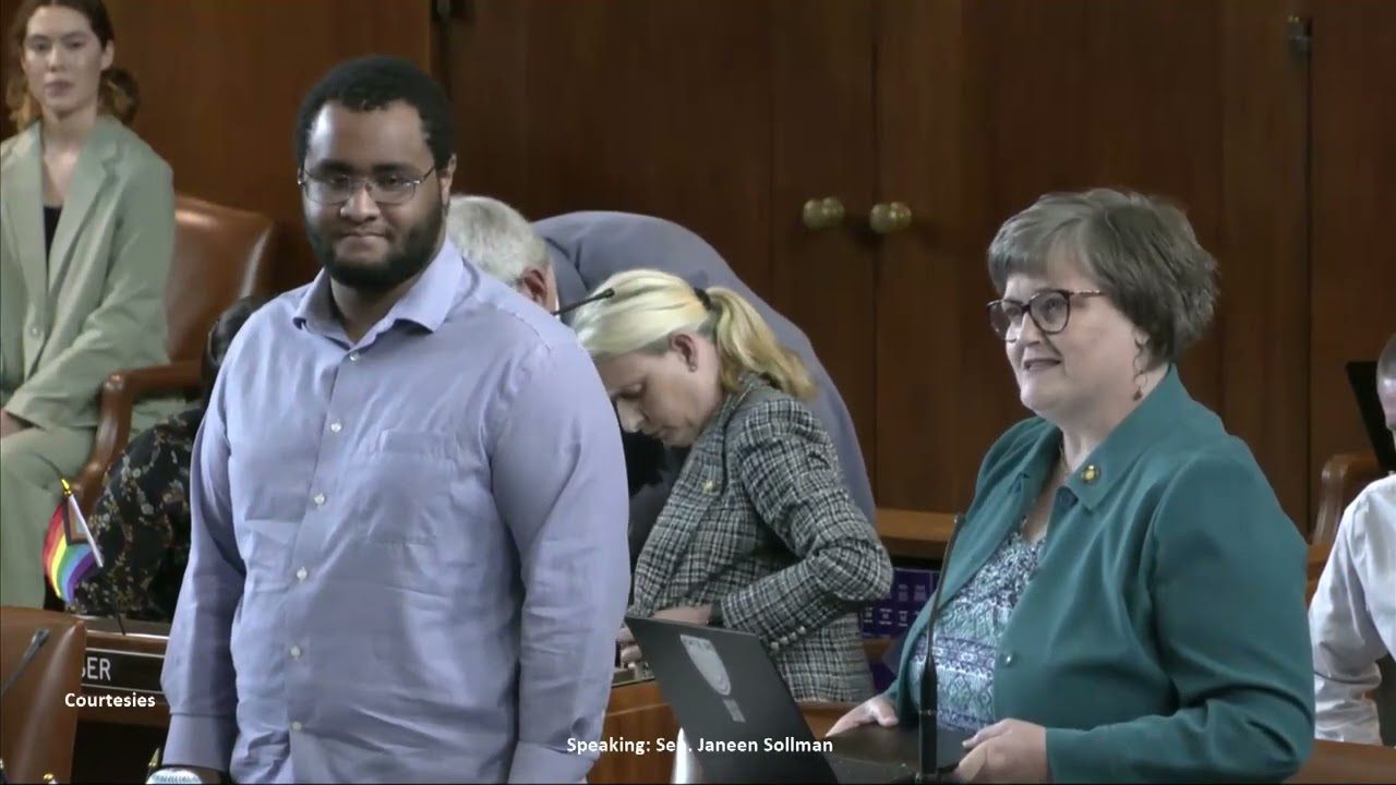 Senator Sollman gives Courtesies of the Senate to Intern Mukhtar Yusuf