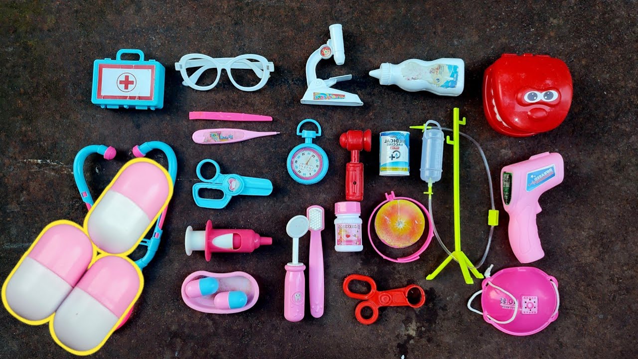 Hunting Stetoskop, Masker, Termometer, Jarum Suntik, Gunting, Mikroskop, Obat kapsul, Vaksin virus