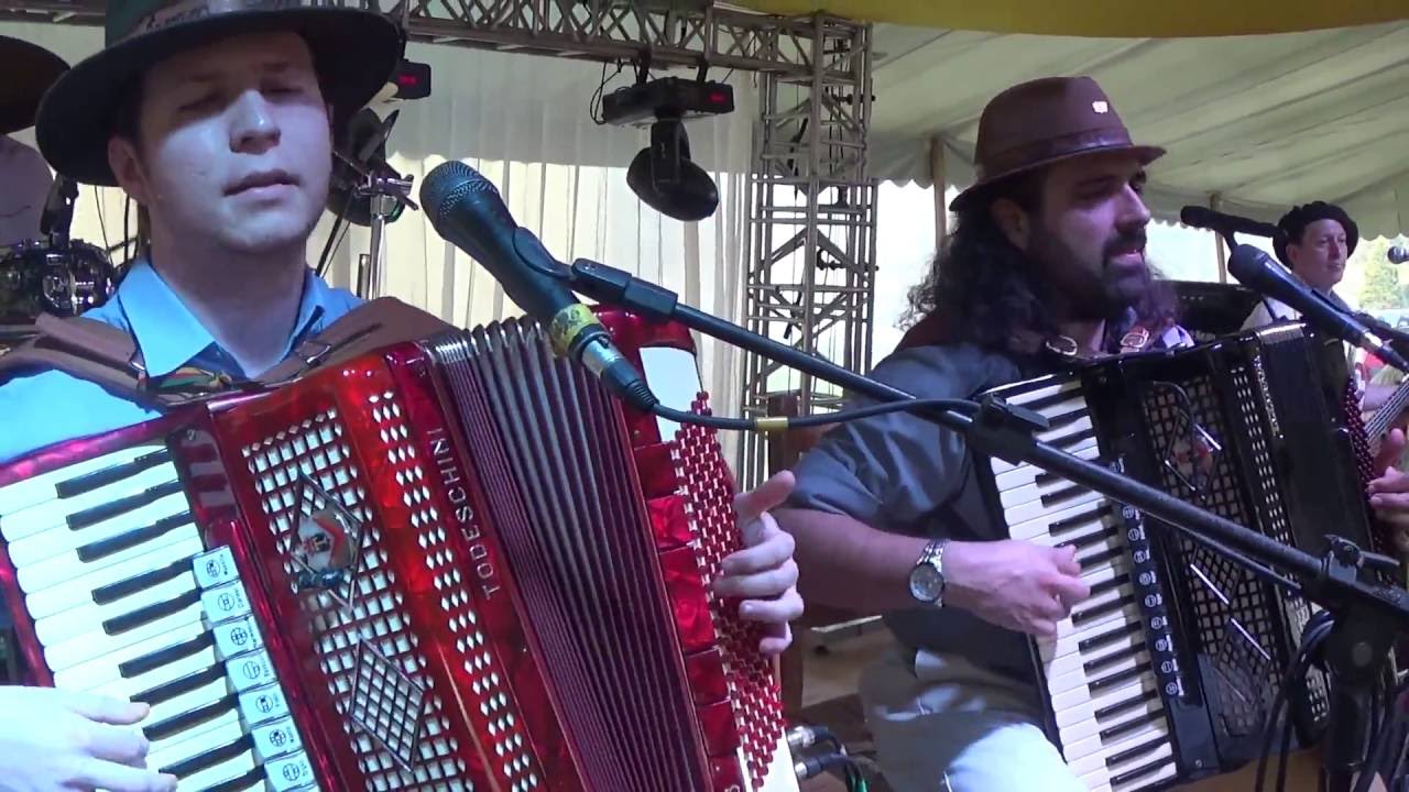 Grupo Cordiona - Matinê & Terol do Tio Domingos em Piên-PR