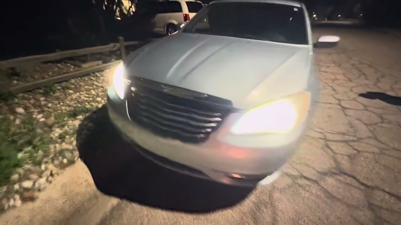 Быстрый запуск: Chrysler 200 2013 года выпуска