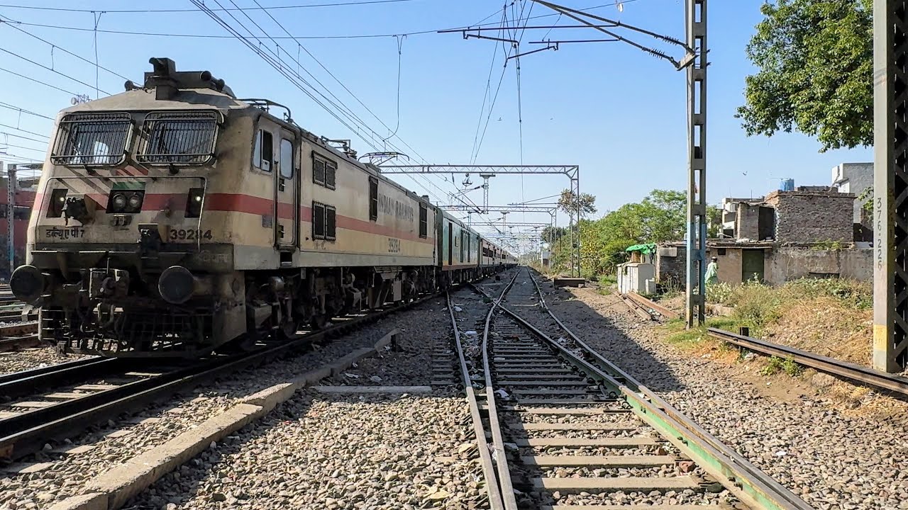 (14505) (Amritsar - Nangal Dam) Express (LHB) With (LDH) WAP7 Locomotive.!