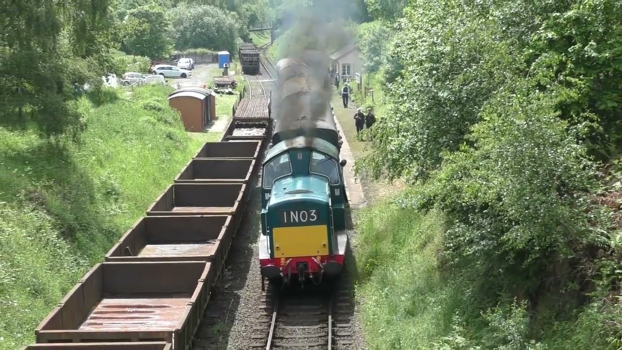 D8568 arriving and departing Eardington Halt   17 05 2024