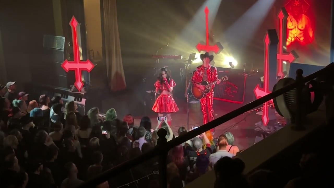 Twin Temple - Babalon (Live)