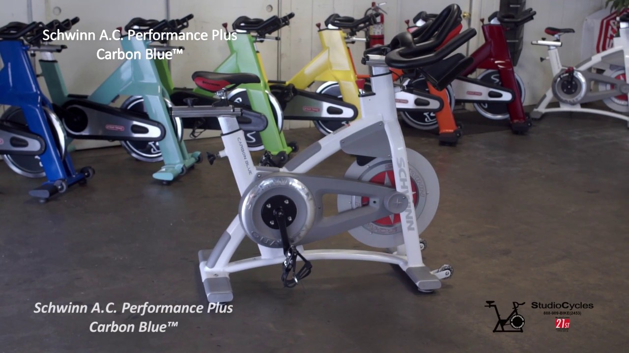 Обзор велосипеда: Schwinn AC Performance Plus с карбоновой рамой, синий цвет.