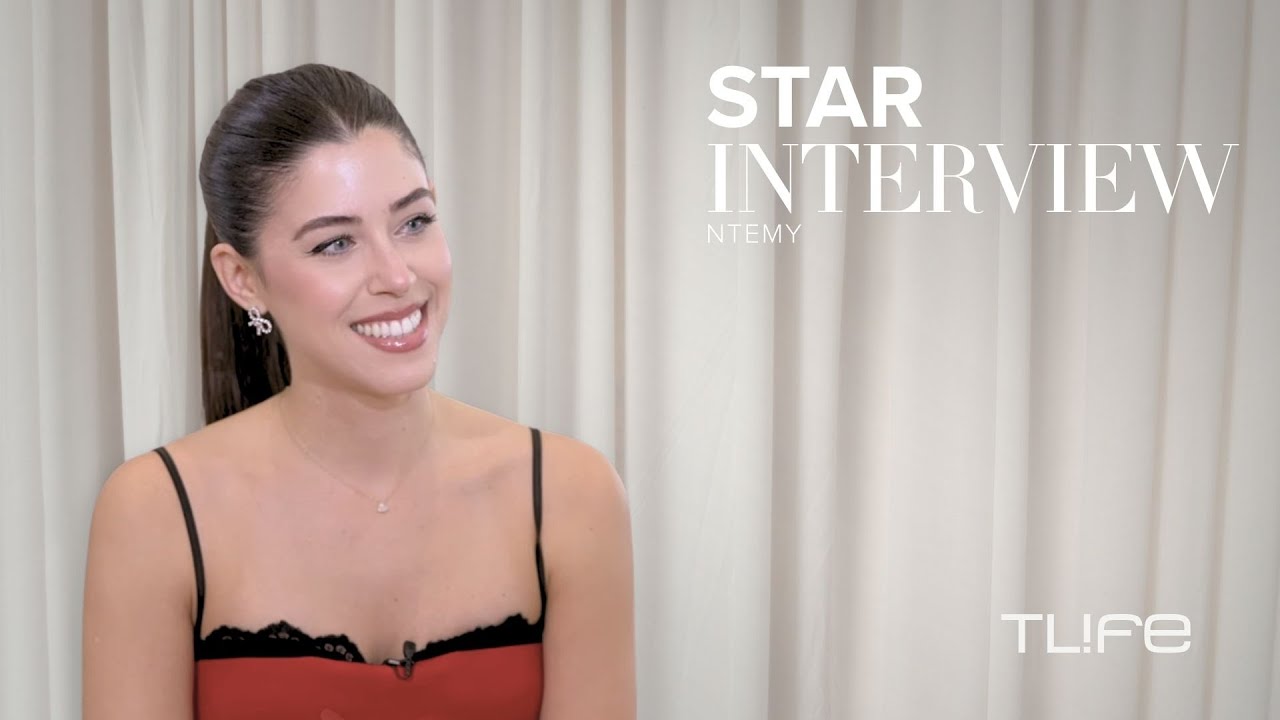 Demy: &Mu;&iota;&alpha; &gamma;&upsilon;&nu;&alpha;ί&kappa;&alpha; &pi;&omicron;&upsilon; &delta;&epsilon;&nu; &phi;&omicron;&beta;ά&tau;&alpha;&iota; &pi;&iota;&alpha; &nu;&alpha; &alpha;&phi;ή&sigma;&epsilon;&iota; &tau;&eta;&nu; &laquo;&tau;&epsilon;&lambda;&epsilon;&iota;ό&tau;&eta;&tau;&alpha;&raquo; &kappa;&alpha;&iota; &nu;&alpha; &zeta;ή&sigma;&epsilon;&iota; &pi;&iota;&omicron; &epsilon;&lambda;&epsilon;ύ&theta;&epsilon;&rho;&alpha;