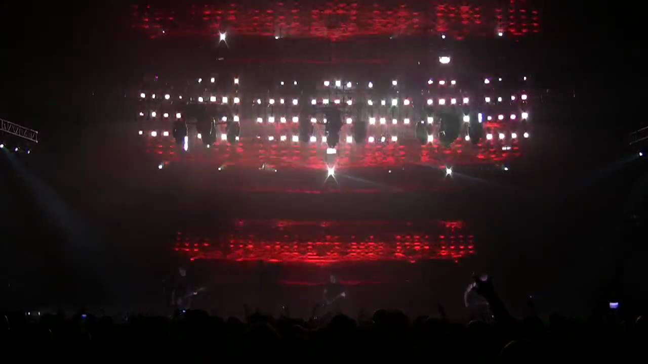 Nine Inch Nails - Terrible Lie (live from Sacramento)