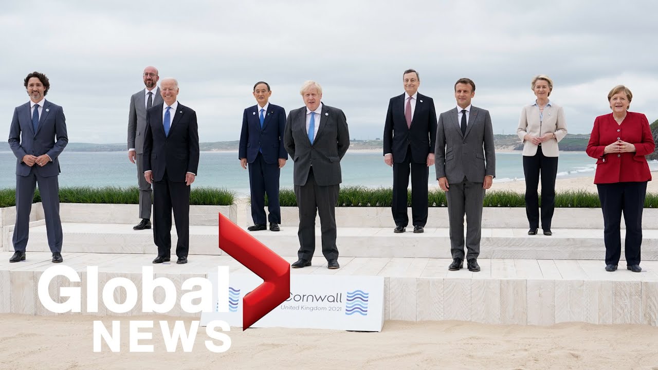 G7 summit: World leaders pose for socially-distant 