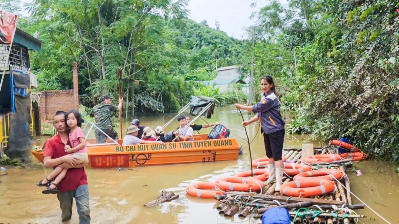#2-Tran Dieu Linh and Crane Truck: Help people overcome the consequences of storm YAGI in Vietnam