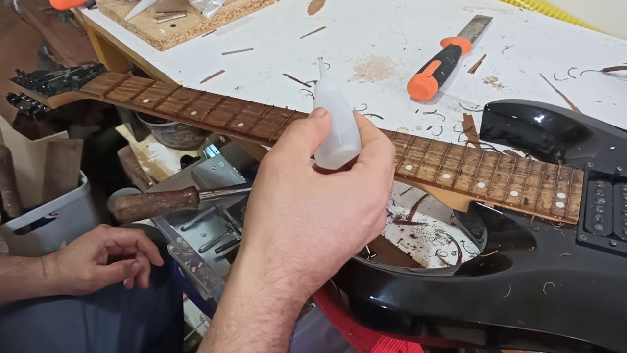 Perdesiz gitar kaplamaları kaba tesviyesi