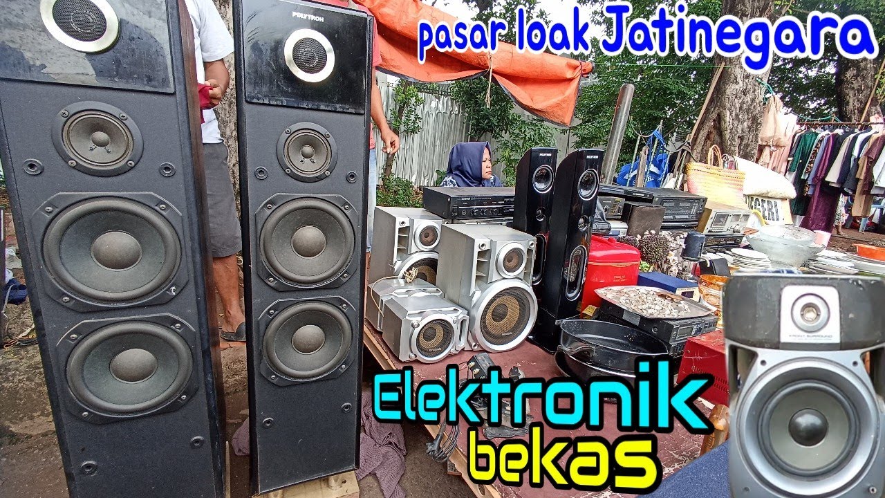 Pasar loak Jatinegara bagian selatan area pinggir kali