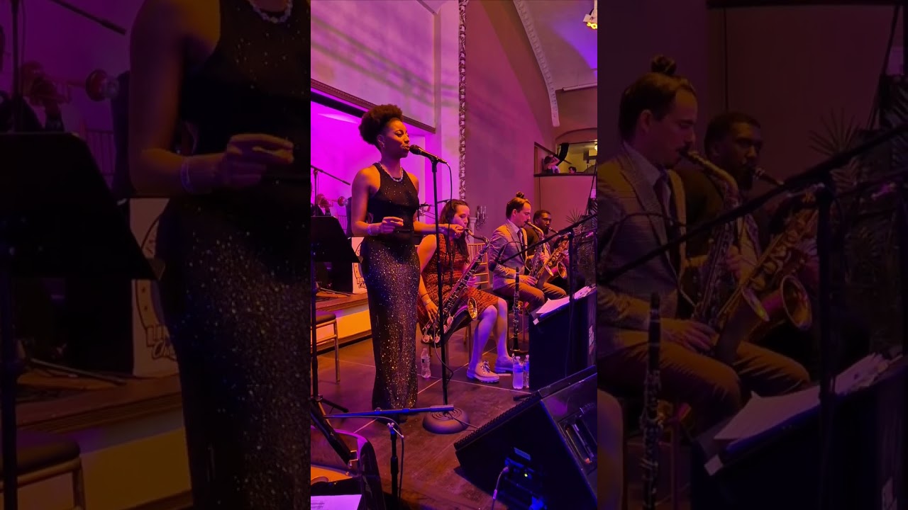Shiny Stockings - Eyal Vilner Big Band 