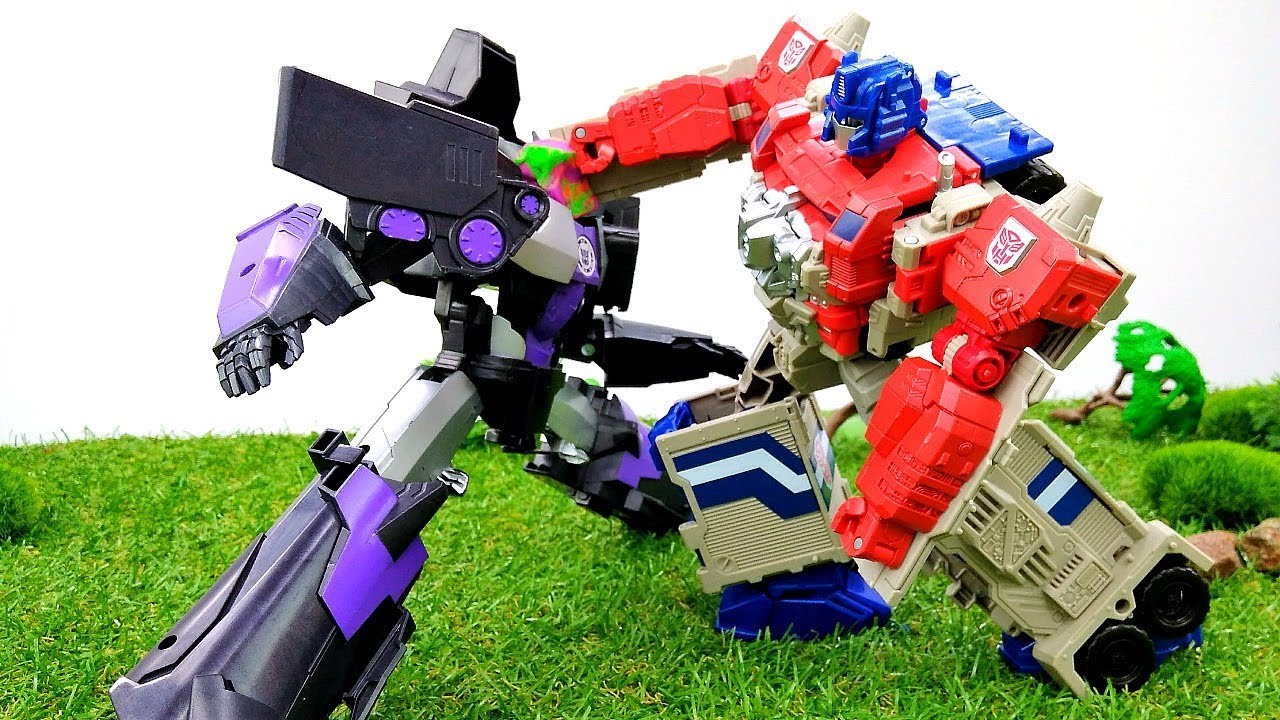 Giochi per bambini con i transformers giocattolo. Autobots giocattoli.
