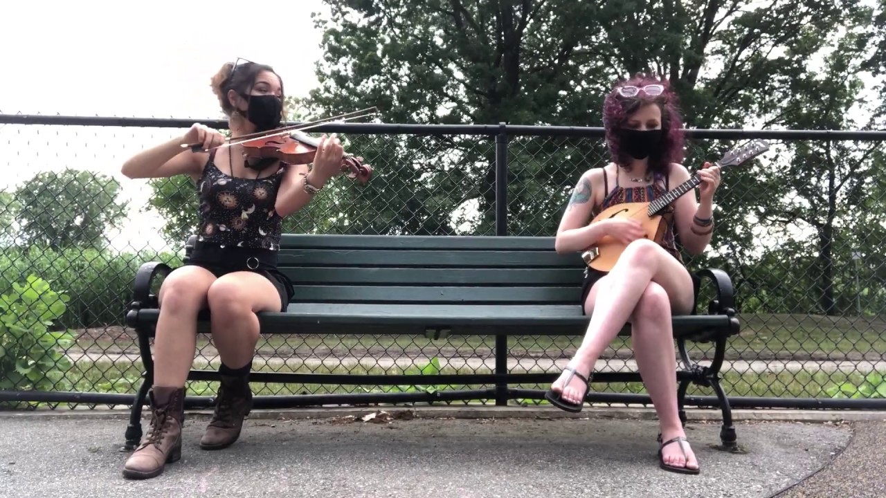 A Fig for a Kiss - Celtic fiddle with Stella Kaplan and Mia Asano