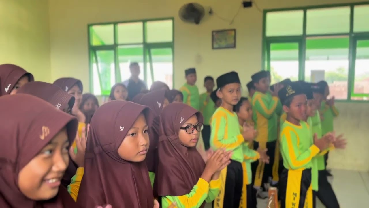 PROKER HUKUM & PENDIDIKAN II Edukasi bullying, Edukasi pemilahan & pengelolaan sampah 