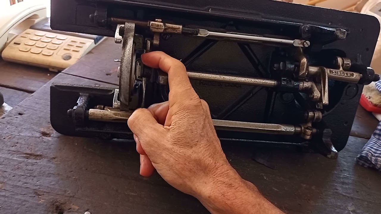 Máquina Singer o Toyama costura recta que se atora, problemas de tornillería y diversos más.