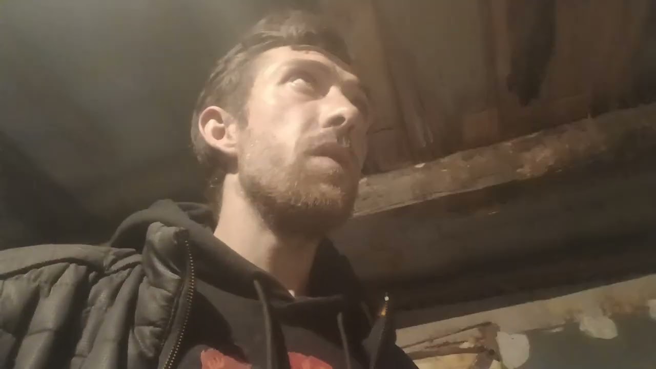 Malo roštilj i da pokažem sobu sto sam uselio kako sam sredio privremeno svi nas zapratite hvala