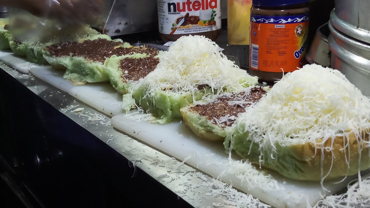 GILA KEJUNYA SAMPE LUBER  ROTI KUKUS | KURO KURO RAWAMANGUN |  INDONESIAN STREET FOOD