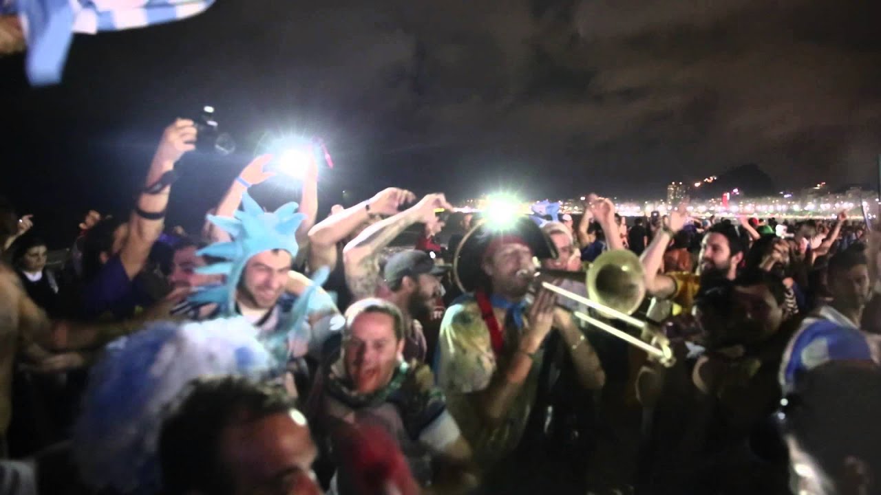 Argentina vs Holland, Fans watching the semifinal and penalty shootout at Copacabana