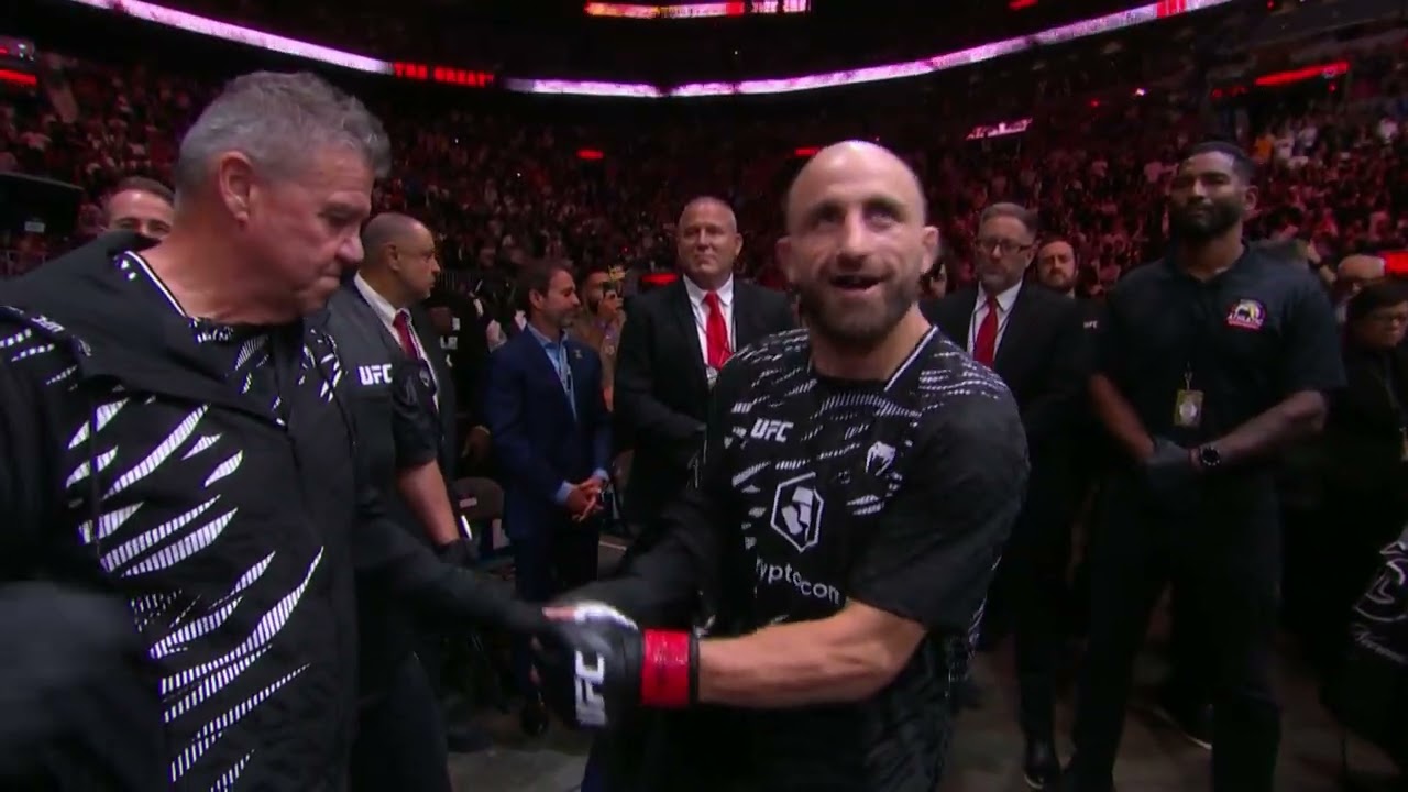 UFC 314 ALEXANDER VOLKANOVSKI WALKOUT