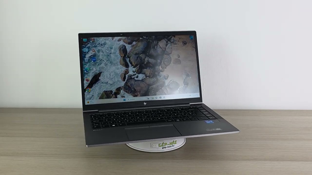 HP Zbook Firefly 14 G8 Laptop + Iris Xe / i5-1145G7 / 16GB RAM / 256GB SSD / Magyar billentyűzet