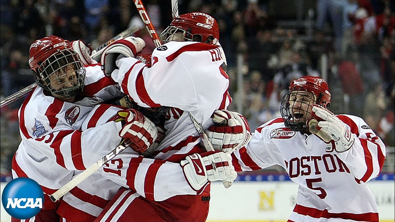 2009 Frozen Four classic: Boston University scores twice after pulling goalie