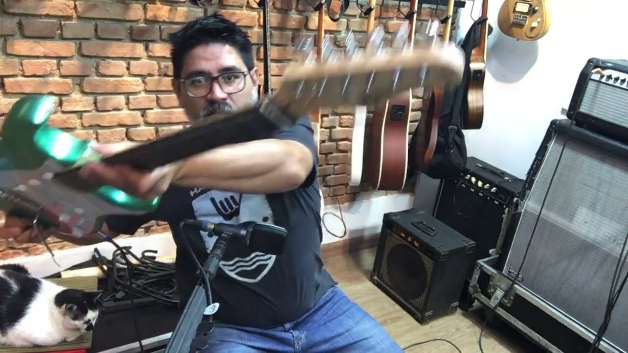 Arquivo do luthier: Review Guitarra Tagima TG520 Metallic Surf Green