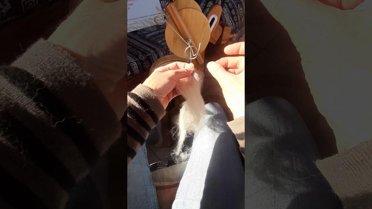 Technique de filage de laine au rouet
