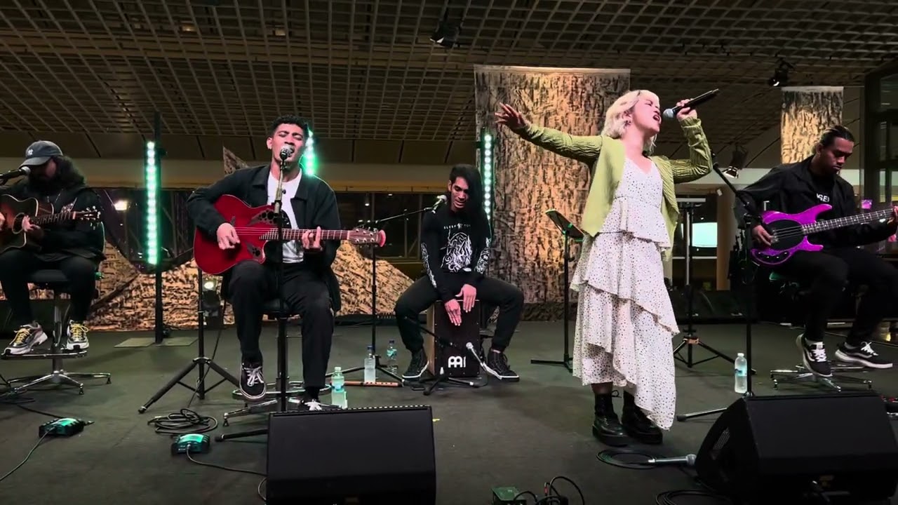 Sekumpulan Orang Gila - Pelukan Angkasa Ft. Resya (Live Acoustic at Baybeats 2025 Chillout Stage)