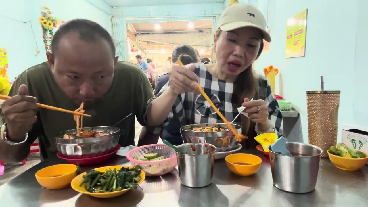 Mời cả nhà ăn canh bún full topping ngon nước lèo ngon ngọt 