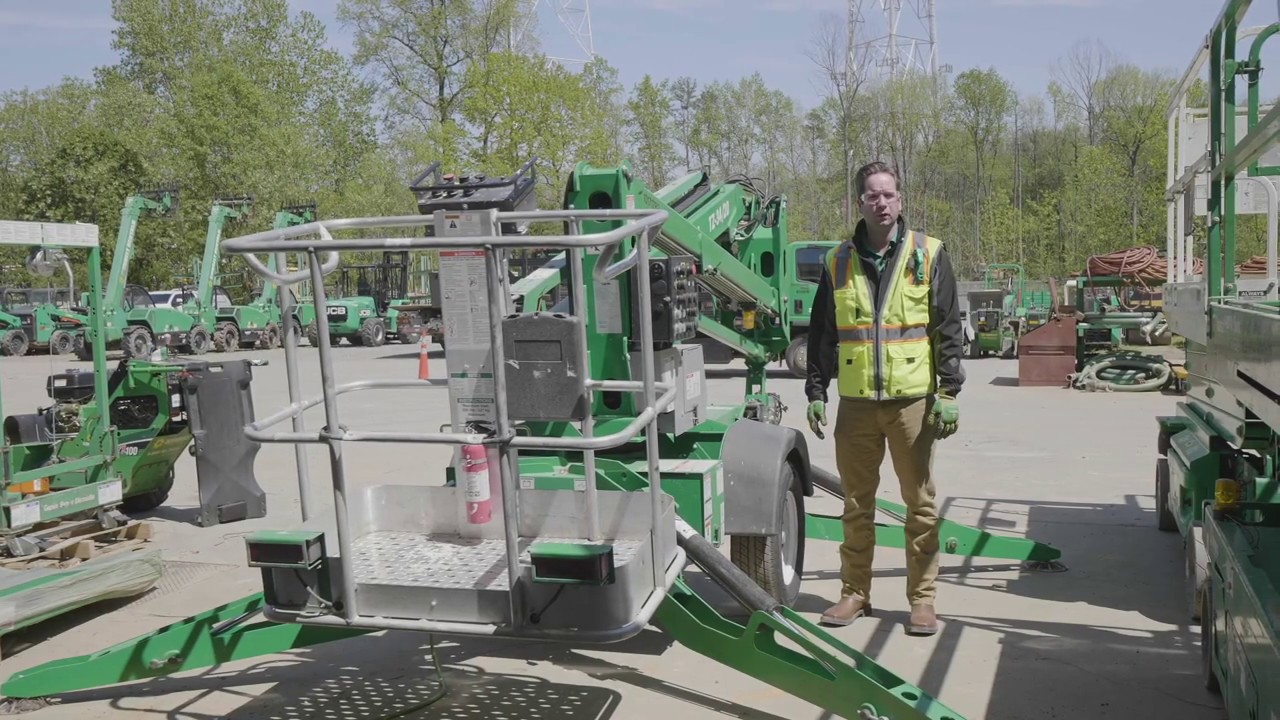 How to Use a Towable Man Lift: Operation & Safety Tips | Sunbelt Rentals