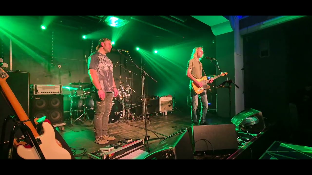 Normalsi, Pokój z płyty Pokój z widokiem na wojnę, 27 grudnia 2025 r.