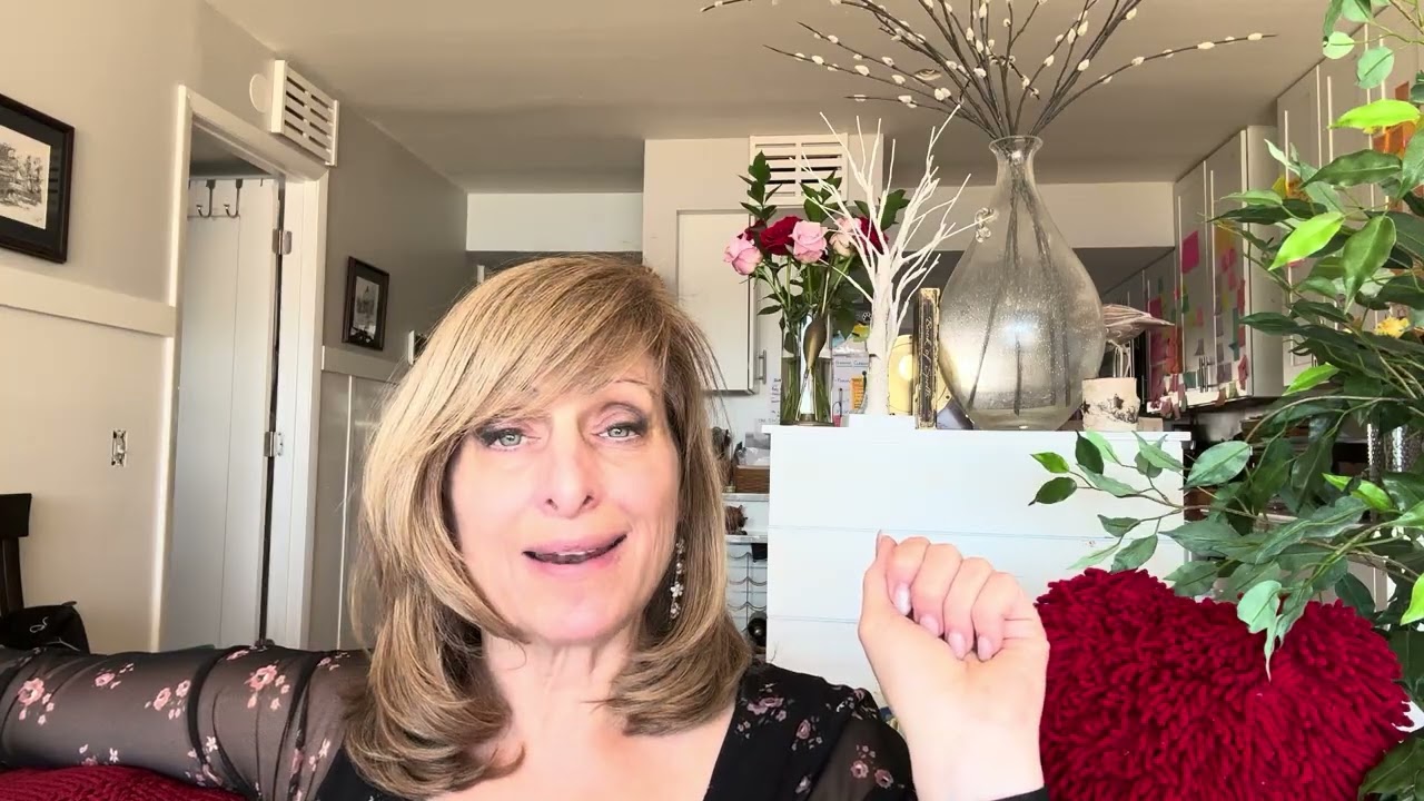 ✨Bliss Hit✨ Women over 50: 3 things that keep you poor when dating and in general: #LoveBlueprint