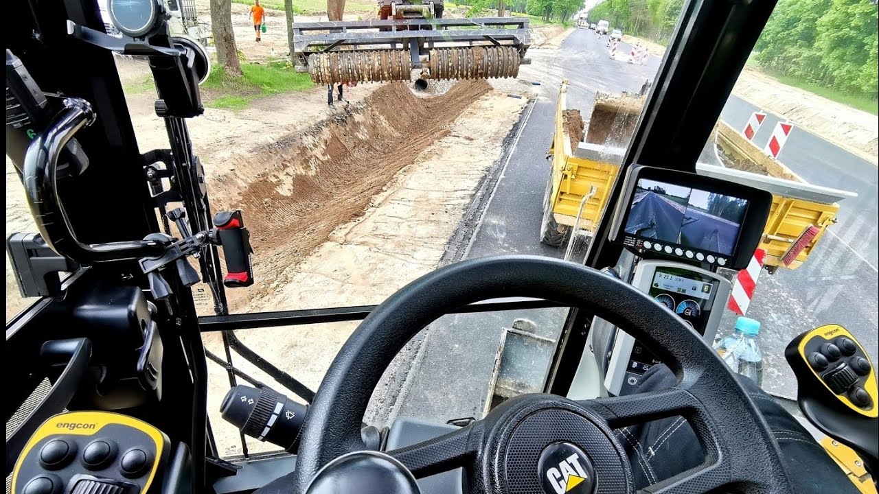CAT M317F Tiltrotator Engcon DK19 lewoskręt - pobocza i humusowanie rowów