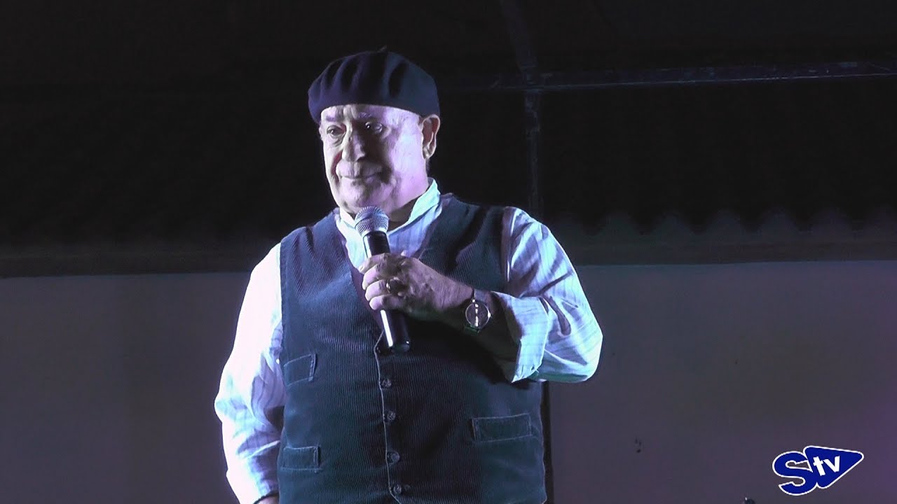 Marianico el Corto divierte a los vecinos de Torrubia en sus fiestas