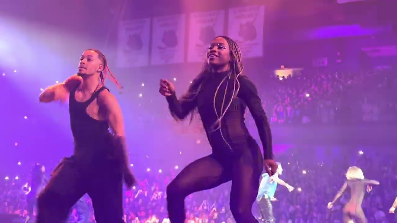 Rauw Alejandro - Party (Live in Chicago 2023)