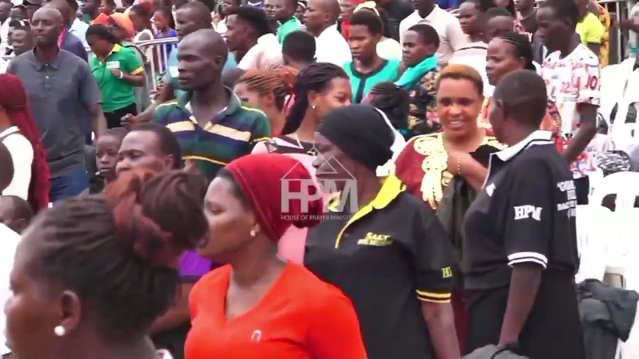 Tukutikila engule cover by Akenda Grace from Akenda Music