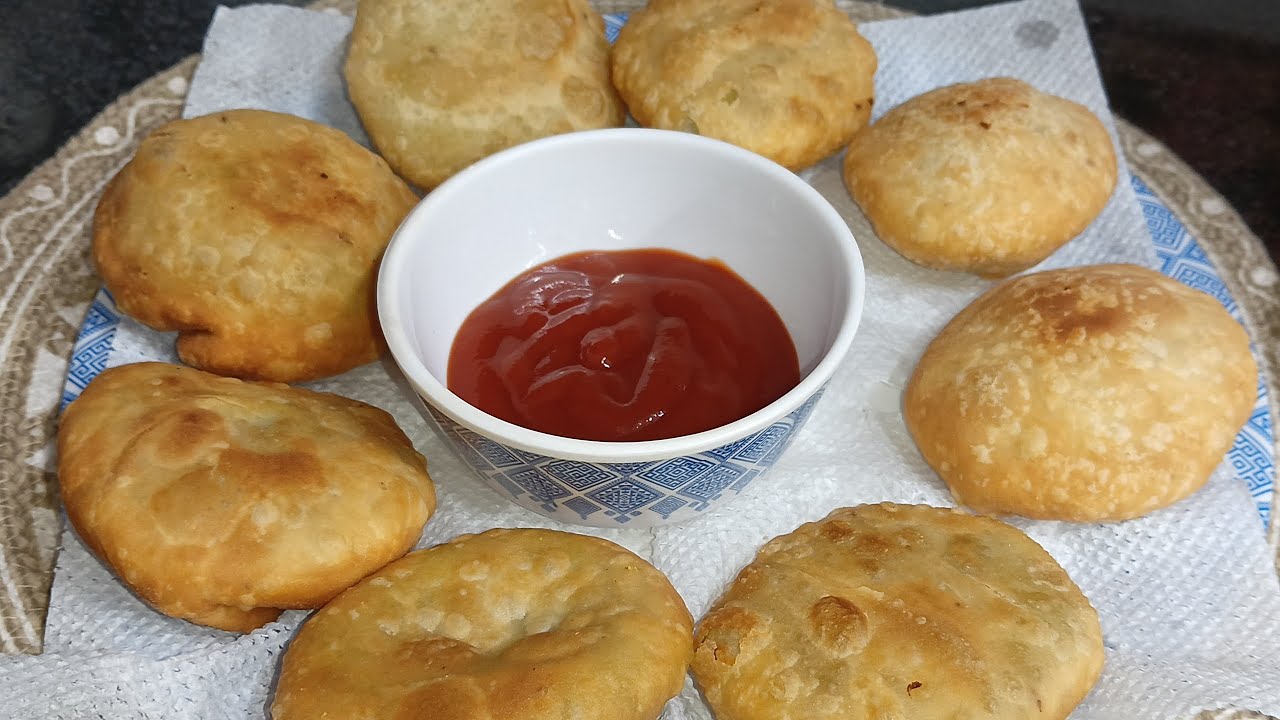 सर्दियों में बनाए गरमागरम मटर की कचोरी | Matar Kachori Recipe | Khasta Kachori | Green Peas Kachori 